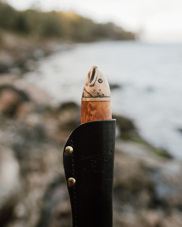 filleting-knife-with-fish-theme_ml